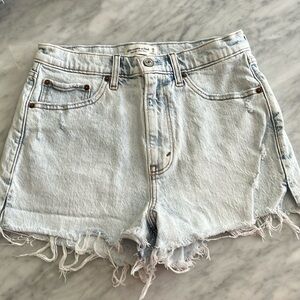 Abercrombie & Fitch High Rise Mom Shirt Size 28 (6) Excellent Condition!